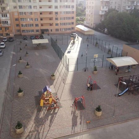 Своя Однокомнатная Квартира Odessa Exterior foto