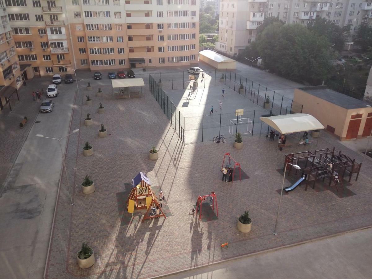 Своя Однокомнатная Квартира Odessa Exterior foto